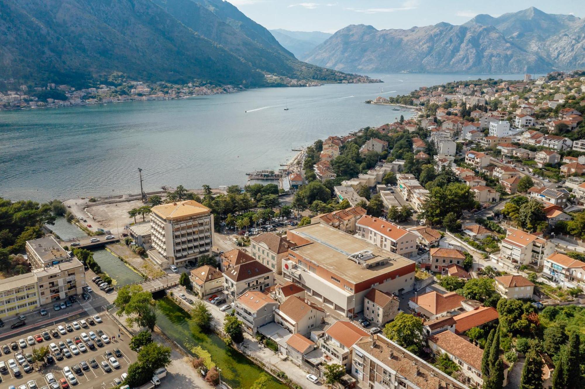 Kotor Central Point Exteriér fotografie