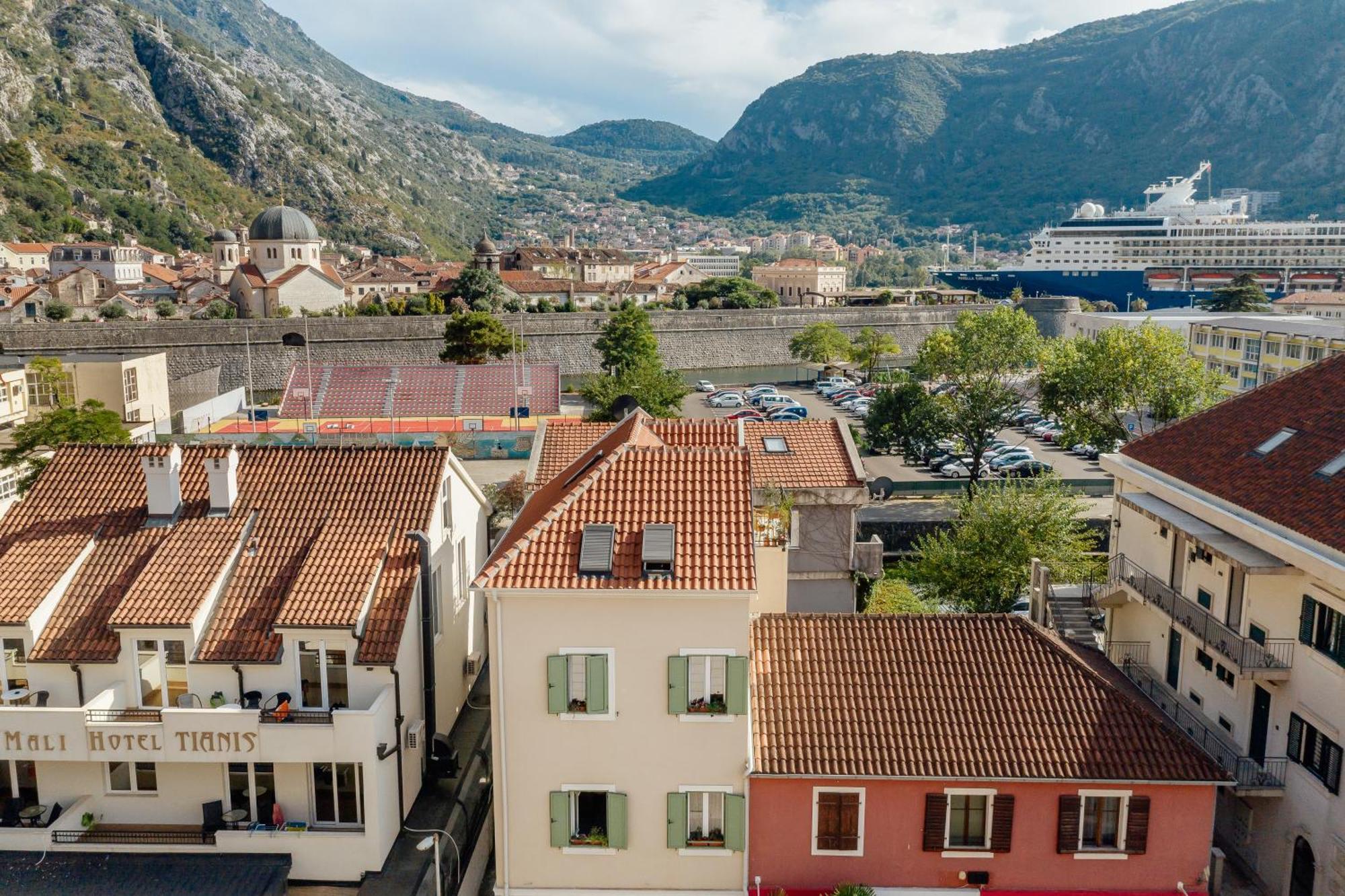 Kotor Central Point Exteriér fotografie